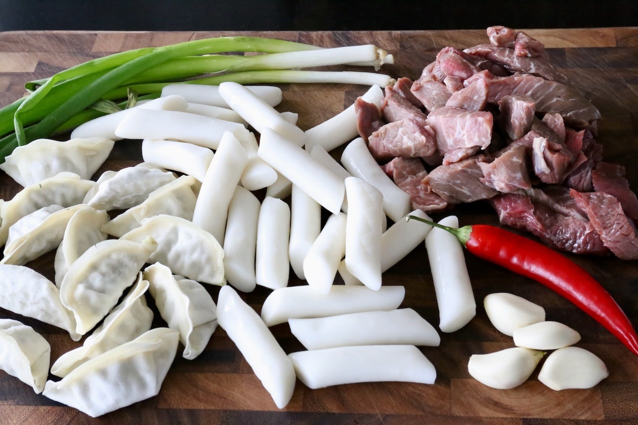 Tteok Mandu Guk Korean Rice Cake Dumpling Soup Recipe