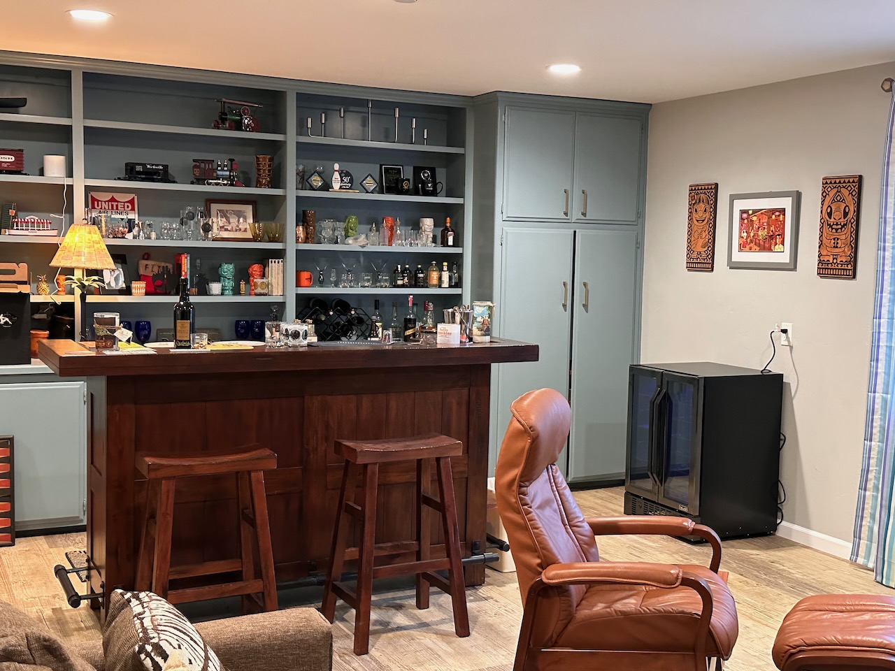 Outfit Your Family Hangout Space With the NewAir Wine and Beverage Fridge (NWB076BS00) GeekDad