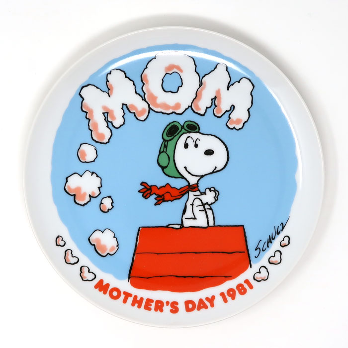 Mother's Day Snoopy Plates