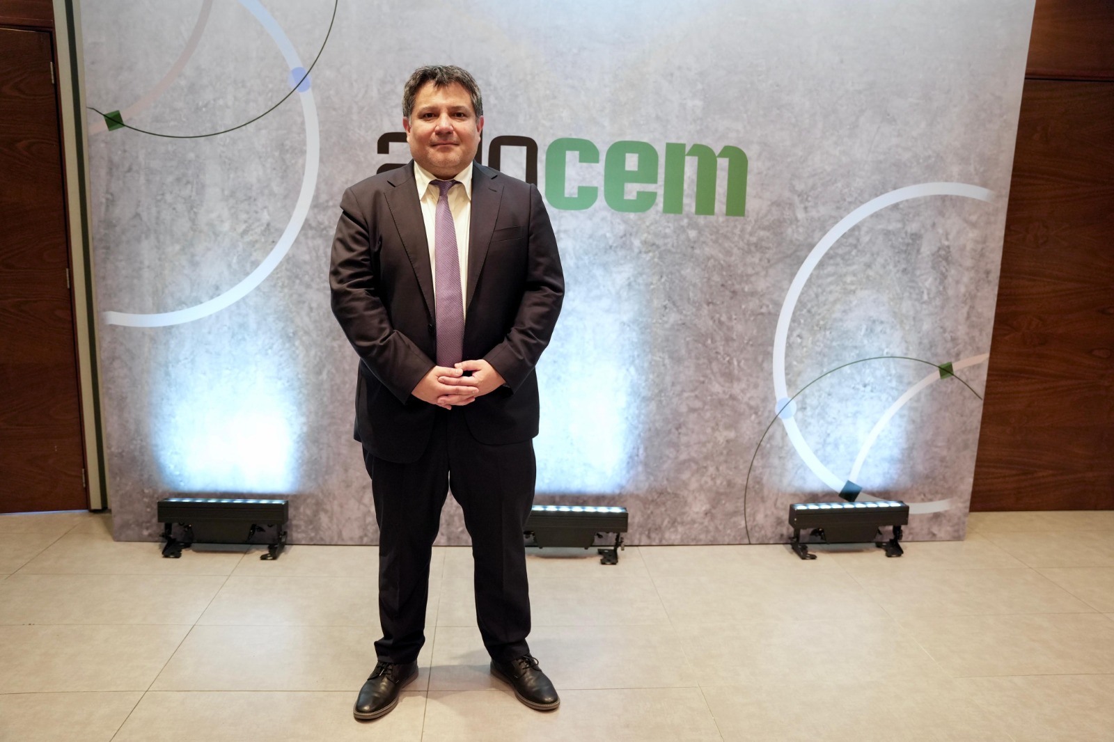 Industria cementera enfrenta paradoja entre crecimiento y descarbonización