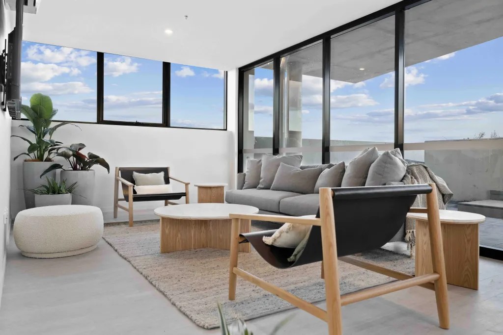 Black Diamond Apartments