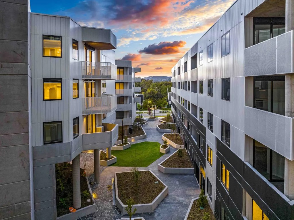 Black Diamond Apartments