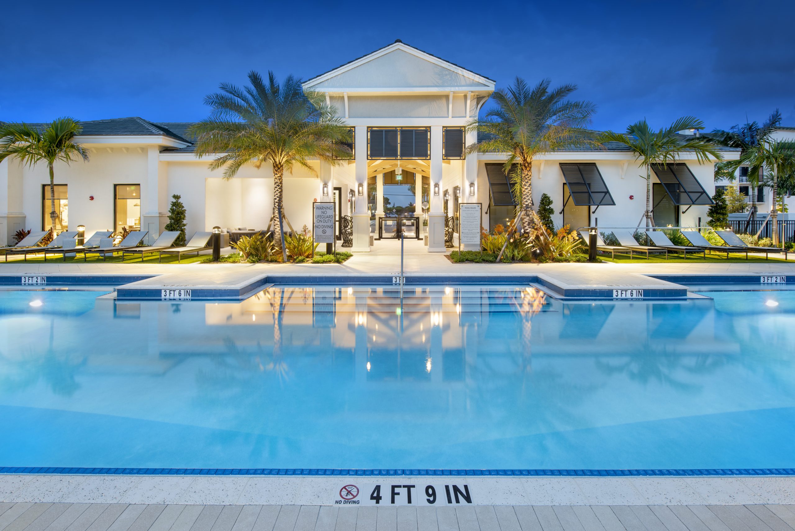 Pool Eve 01 Riverland Apartments