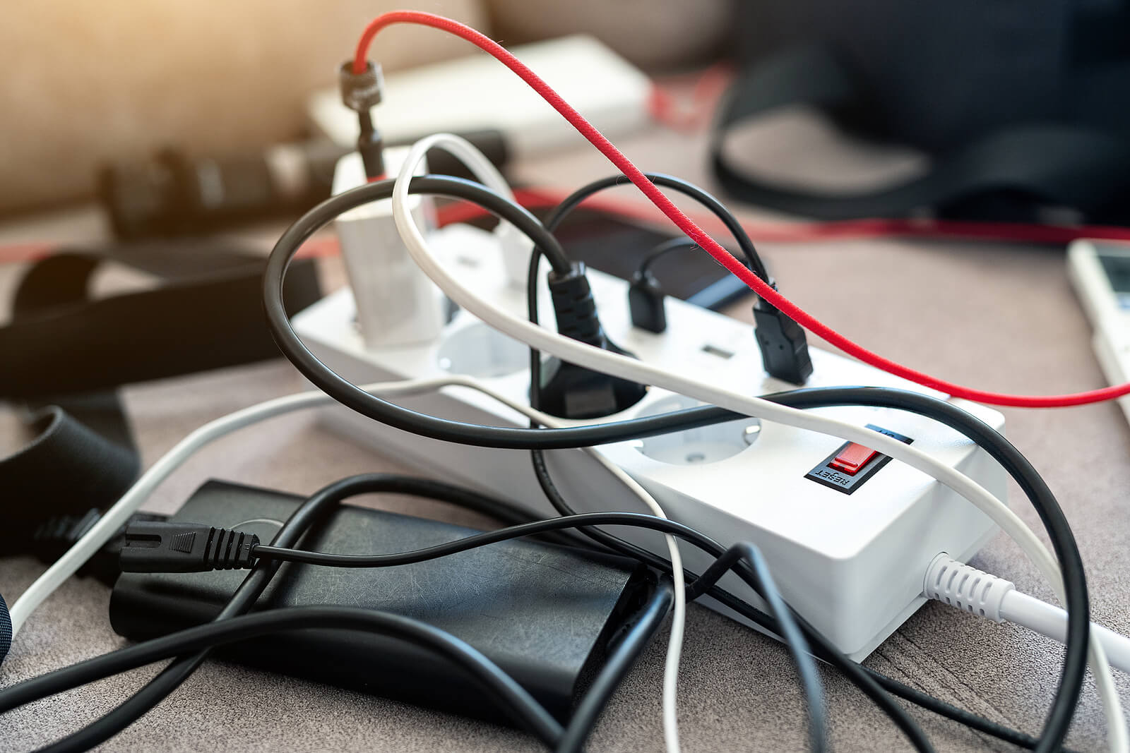 11 Things to Never Plug into a Power Strip FixIt 24/7 Electrical