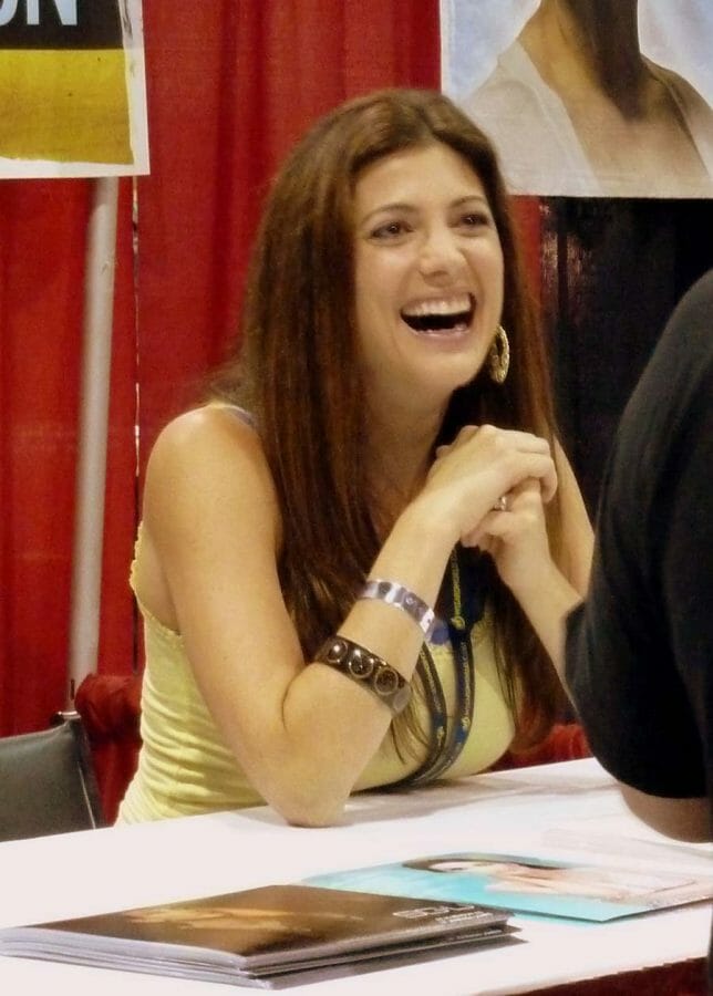 Julia Benson - Famous Actress - Betterauds.com