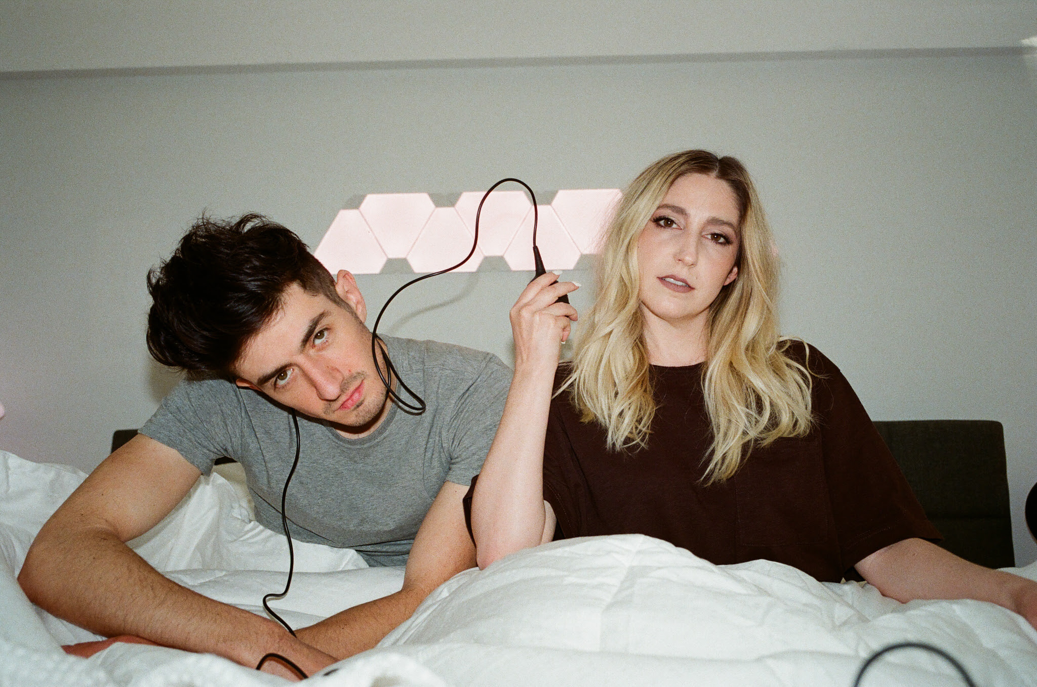 Premiere: “2 Lovers” by Dana and the Wolf - COOL HUNTING®