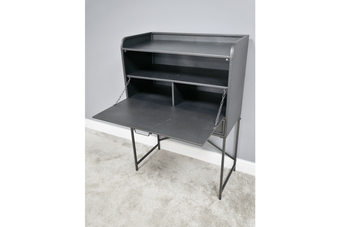 Industrial Desk / 151 Statement Living