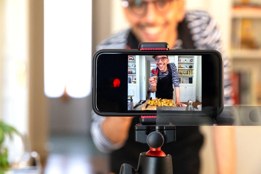 What is YouTube Shorts & How To Make It A Comprehensive Guide