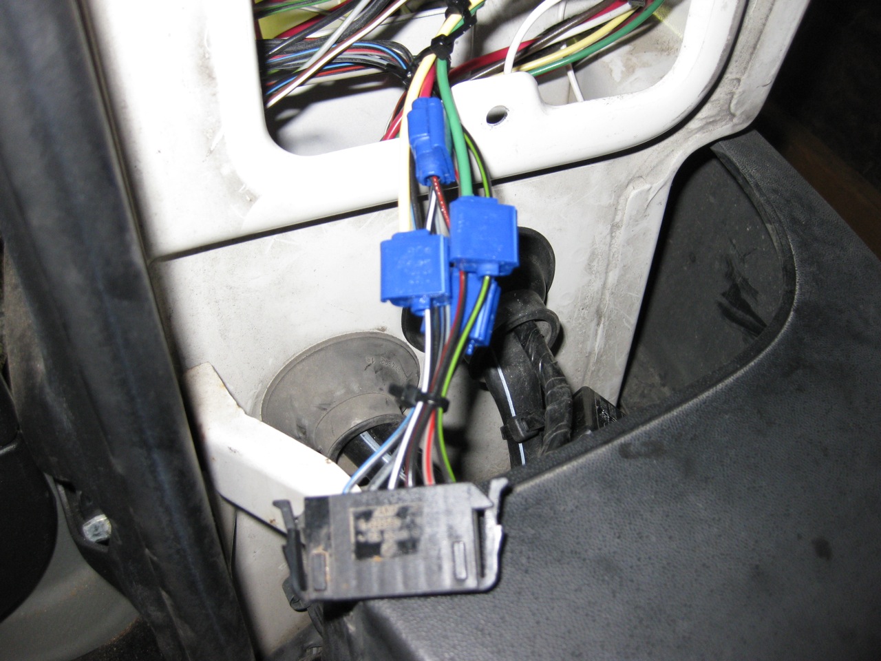 Trailer wiring | EuroVan Camper Stuff