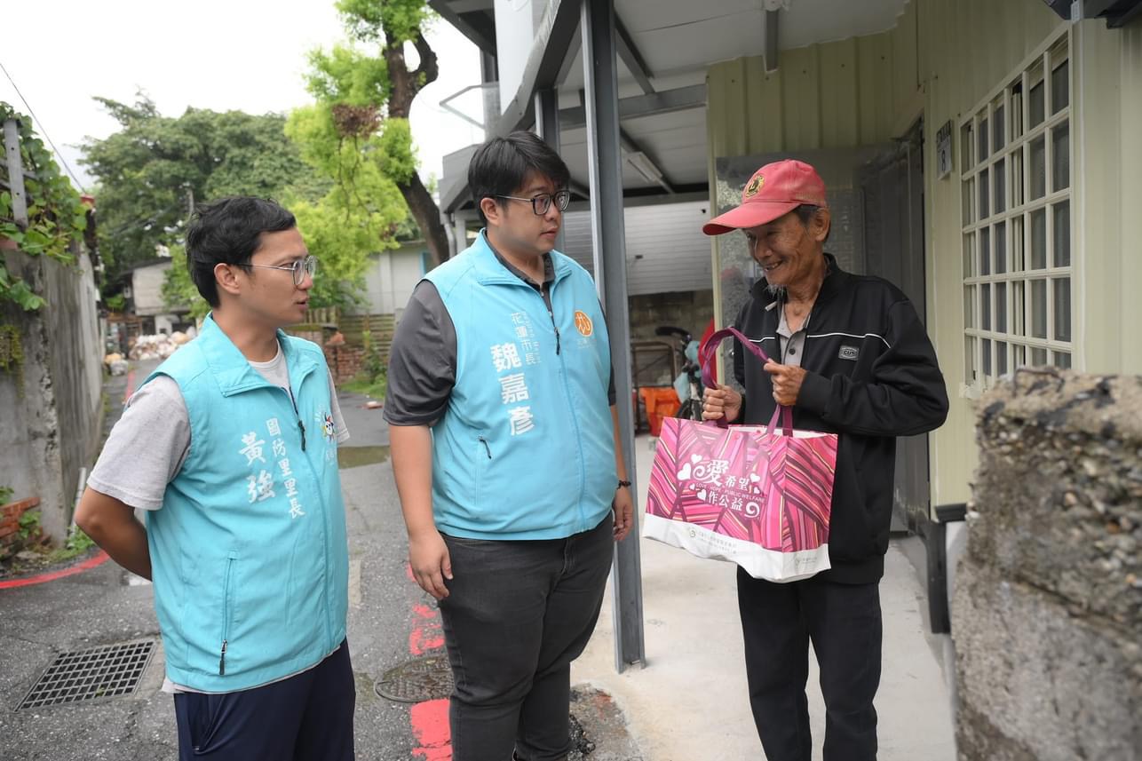 颱風天心繫獨老 魏嘉彥親送物資問暖