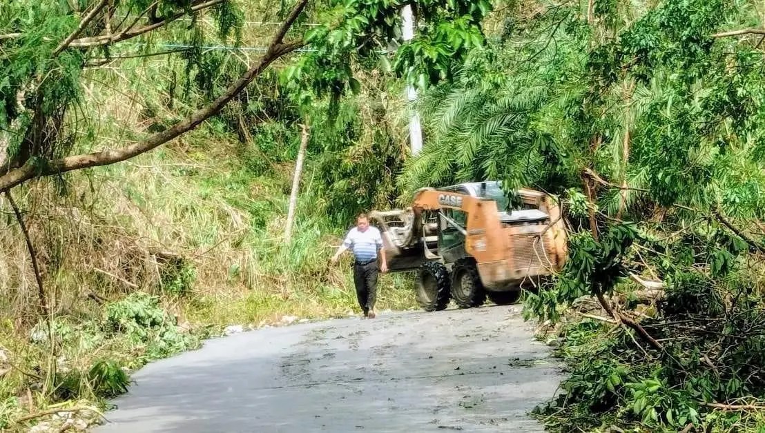 康芮颱風重創花蓮 塩寮村村長簡福其毅然救援 成為村民心中的英雄