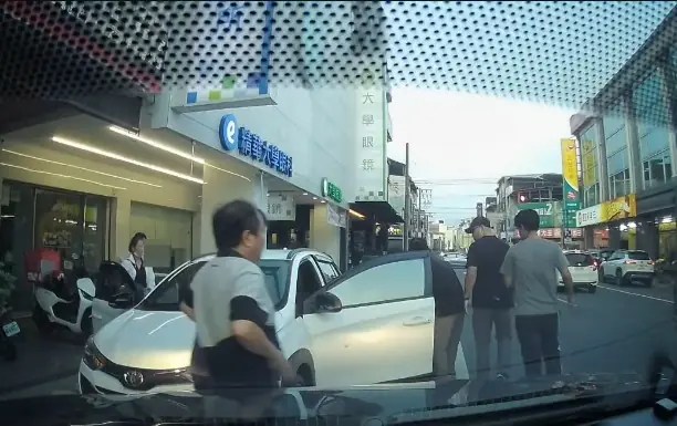 破獲虛擬貨幣假投資詐騙案 潮州警方埋伏逮捕面交詐欺嫌犯
