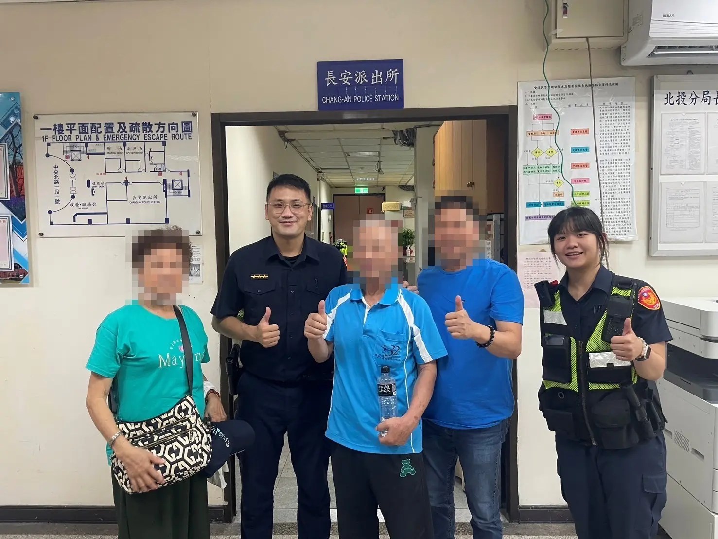 千鈞一髮   失智翁誤闖洲美快  北投警當機立斷救援