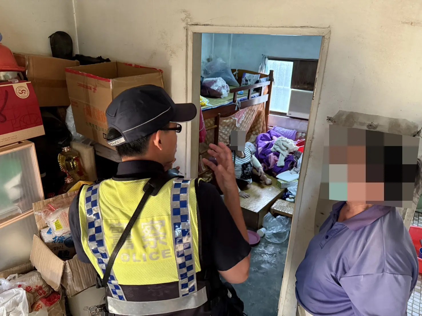 布袋警暖心關懷癌婦　結合民間團體送暖助弱勢