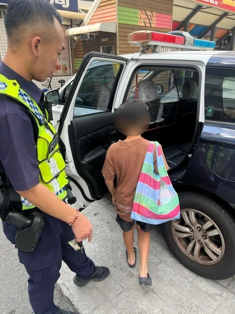 粗心祖母弄丟孫   虎尾暖警及時援助化解危機