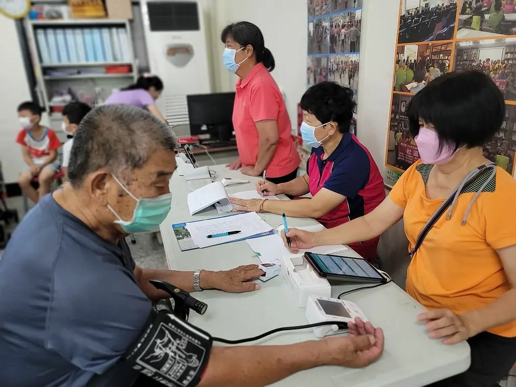 南投縣衛生局奪AI應用卓越獎　智慧健康雲照護模式獲肯定