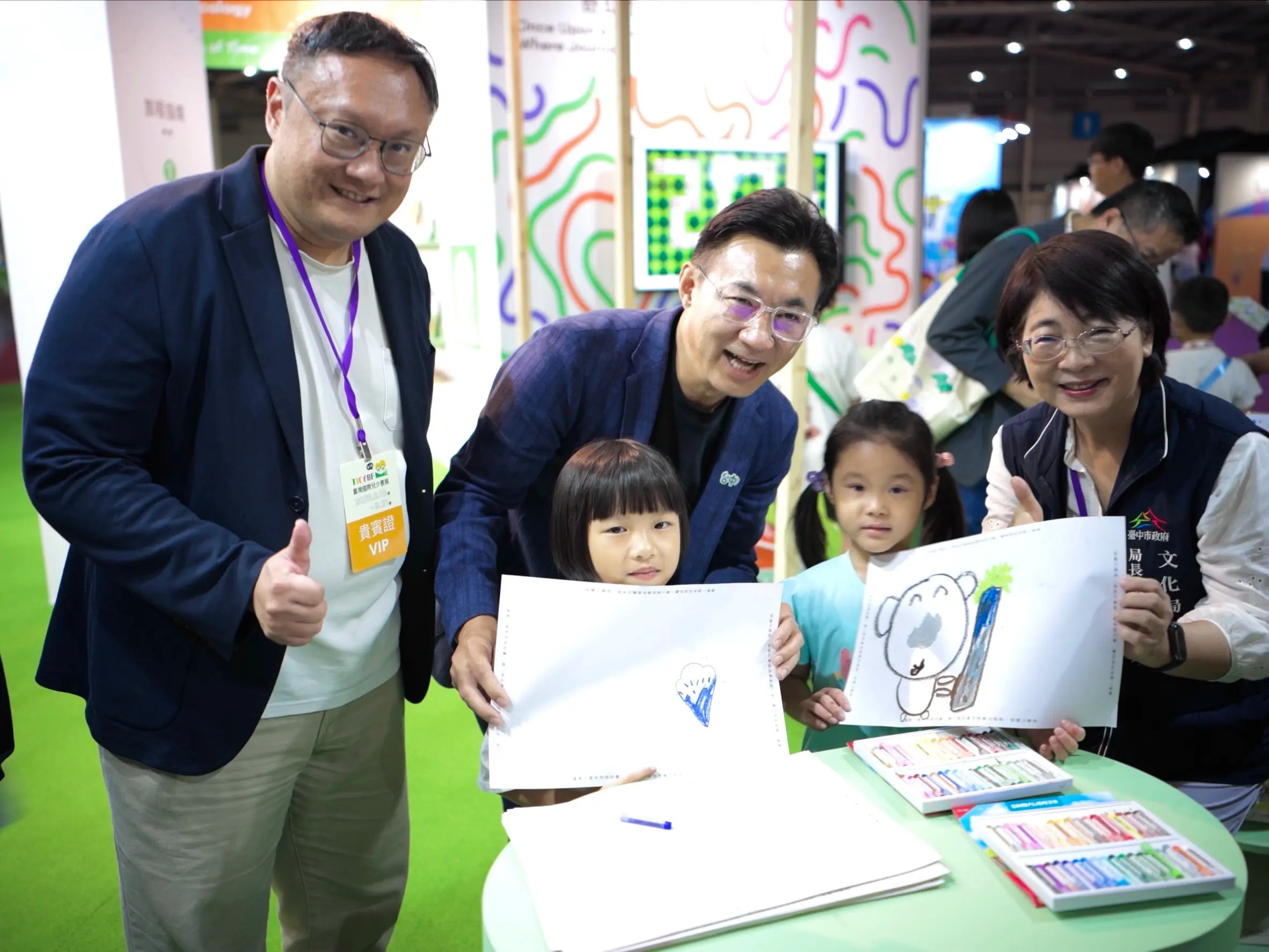 台灣國際兒少書展 鄭照新帶孩子共讀 甘耀明驚喜現身