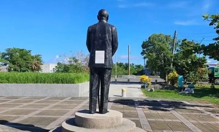 國產署以「轉型正義」為由 就地拆除銷毀台東市建農蔣公銅像