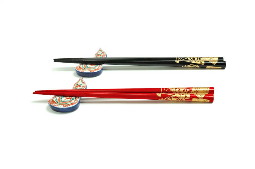 How to use chopsticks in Japan and 15 taboos when using chopsticks in