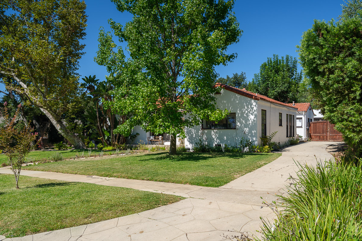 1953 North Craig Avenue, Altadena, CA 91001