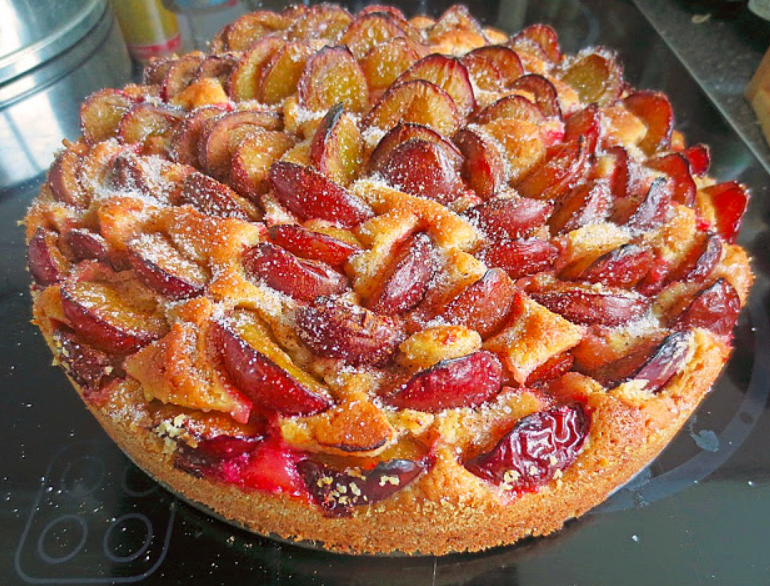 Pflaumenkuchen (Einfacher, schneller Kuchen für eine Springform) 1k