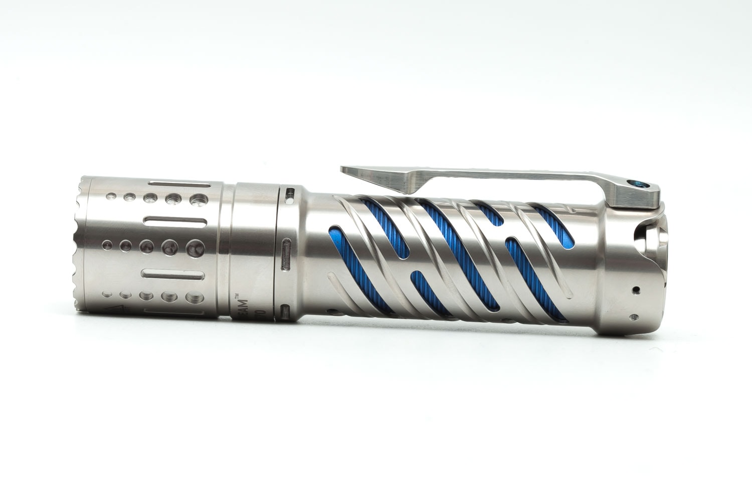 Acebeam E70 review SS edition EDC flashlight with 4000 lm (15 discount ) 1Lumen