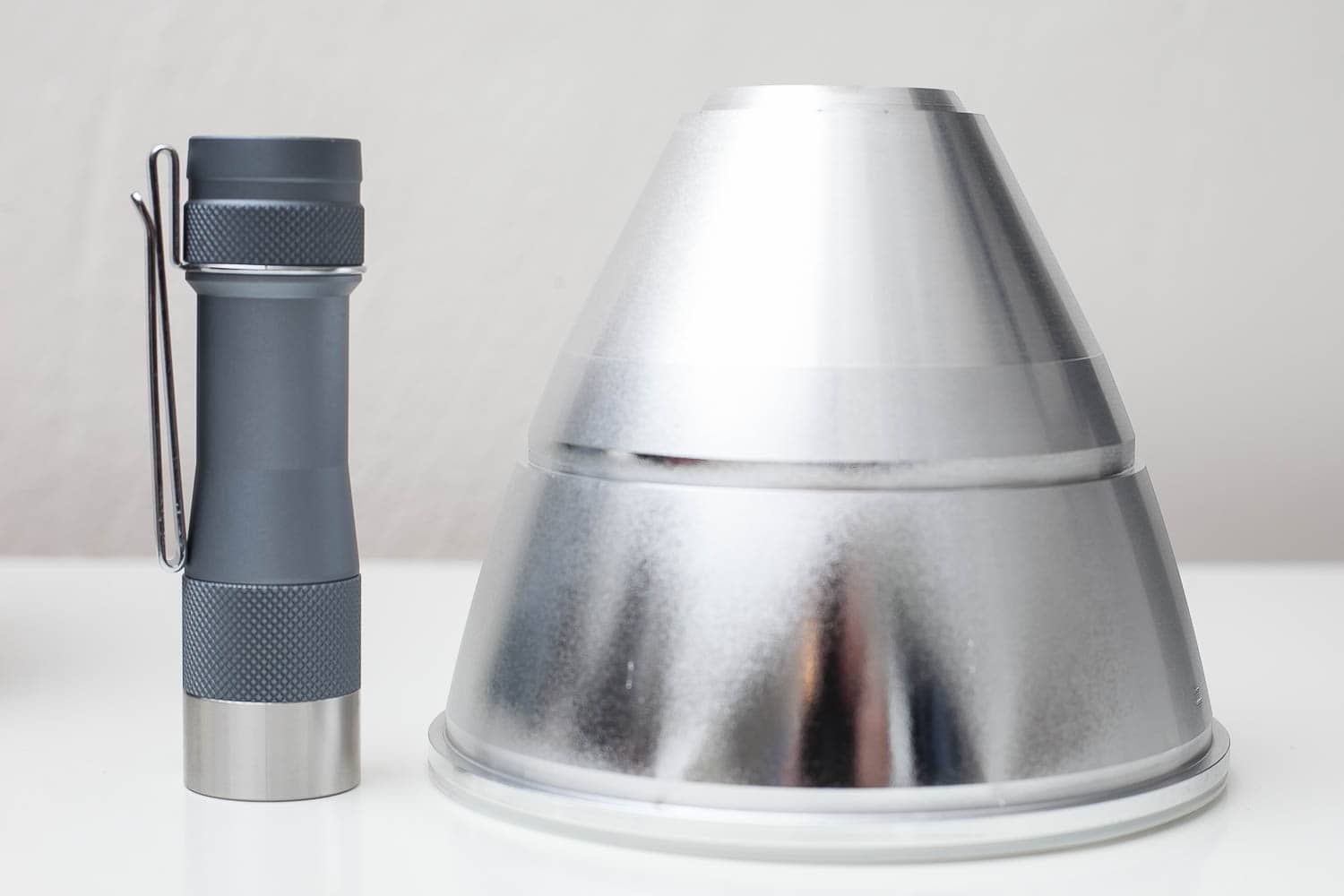 Acebeam K75 review | Extreme flashlight with 2.5km and 6,300 lumens