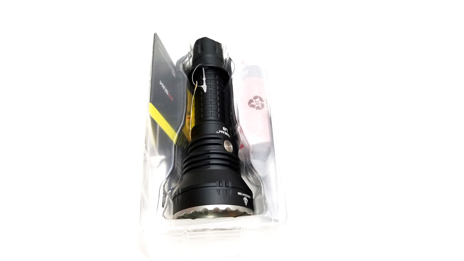 Acebeam L19 review | Tactical long-distance flashlight | 1Lumen