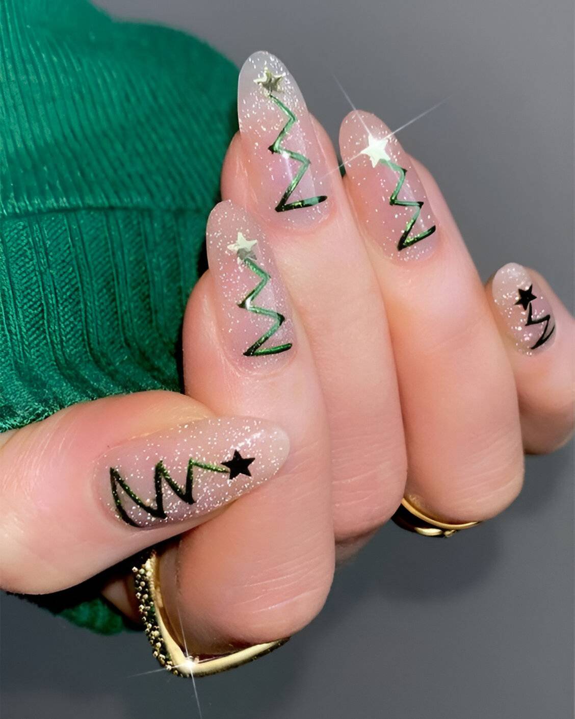 30 Simple And Cute Christmas Tree Nail Designs To Rock Your Festive