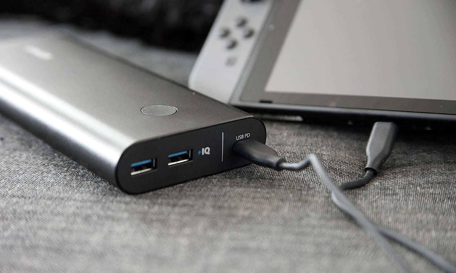 A Nintendo Switch Battery Pack that Also Charges iPad Pro Faster than