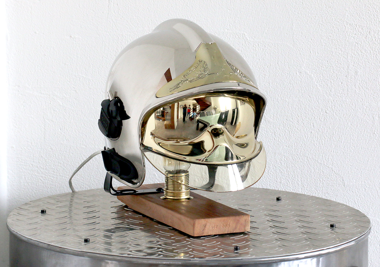 1secondtemps; création; lampe; pompier; déco; casque 1secondtemps; création; lampe; pompier; déco; casque