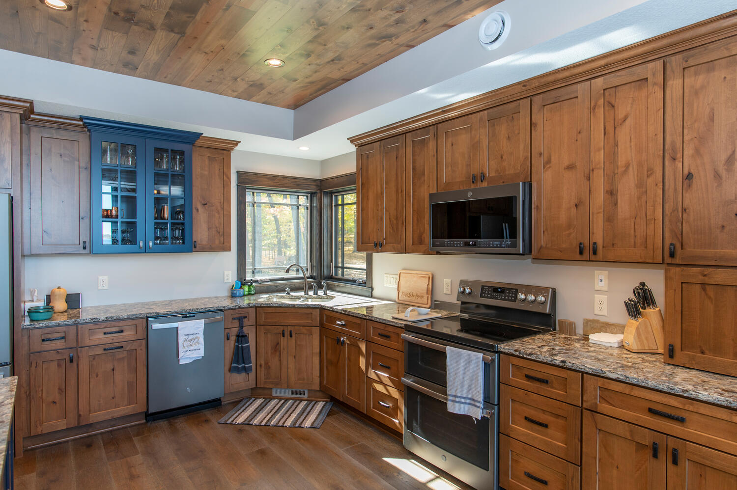 Lake Retreat Home 1st Choice Builders, LLC