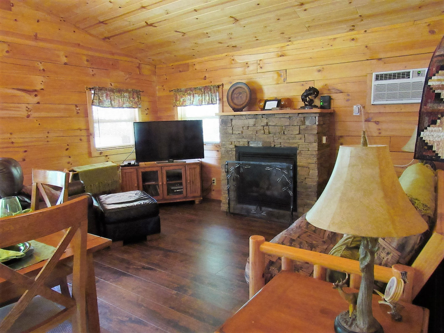 Prairie Rose Cabin 1st Choice Lodging Company