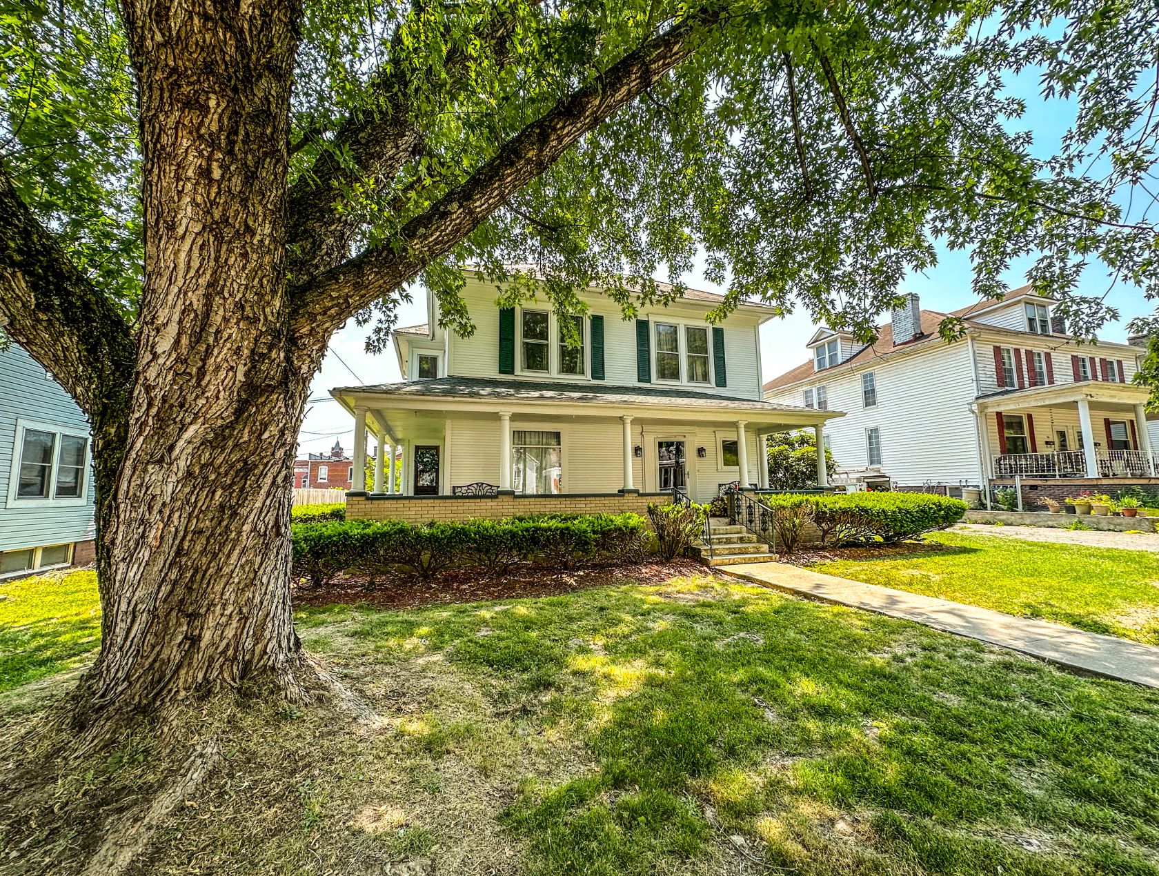 Maple Leaf Inn 1st Choice Lodging Company