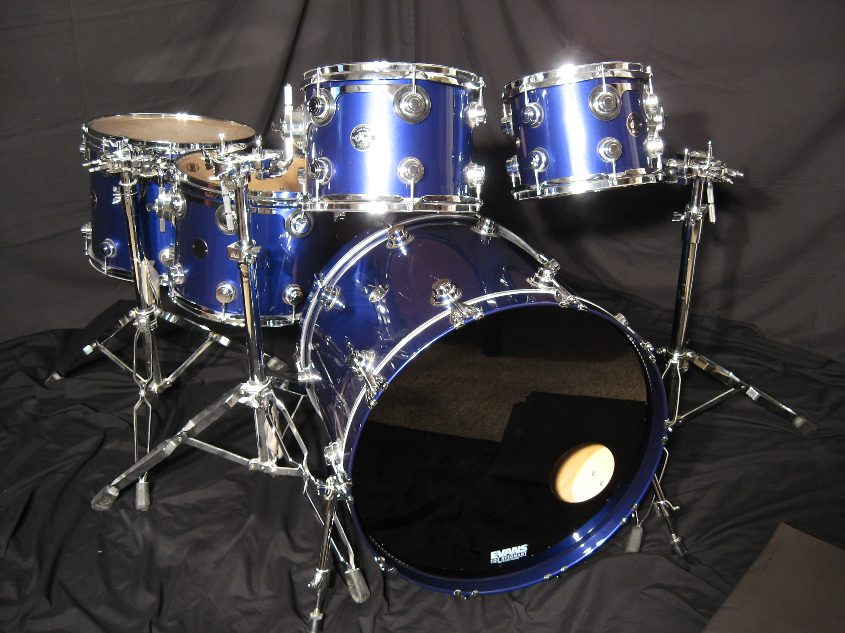 Zoro’s DW Collectors’ Drums The Professional Drummer Mike McCraw