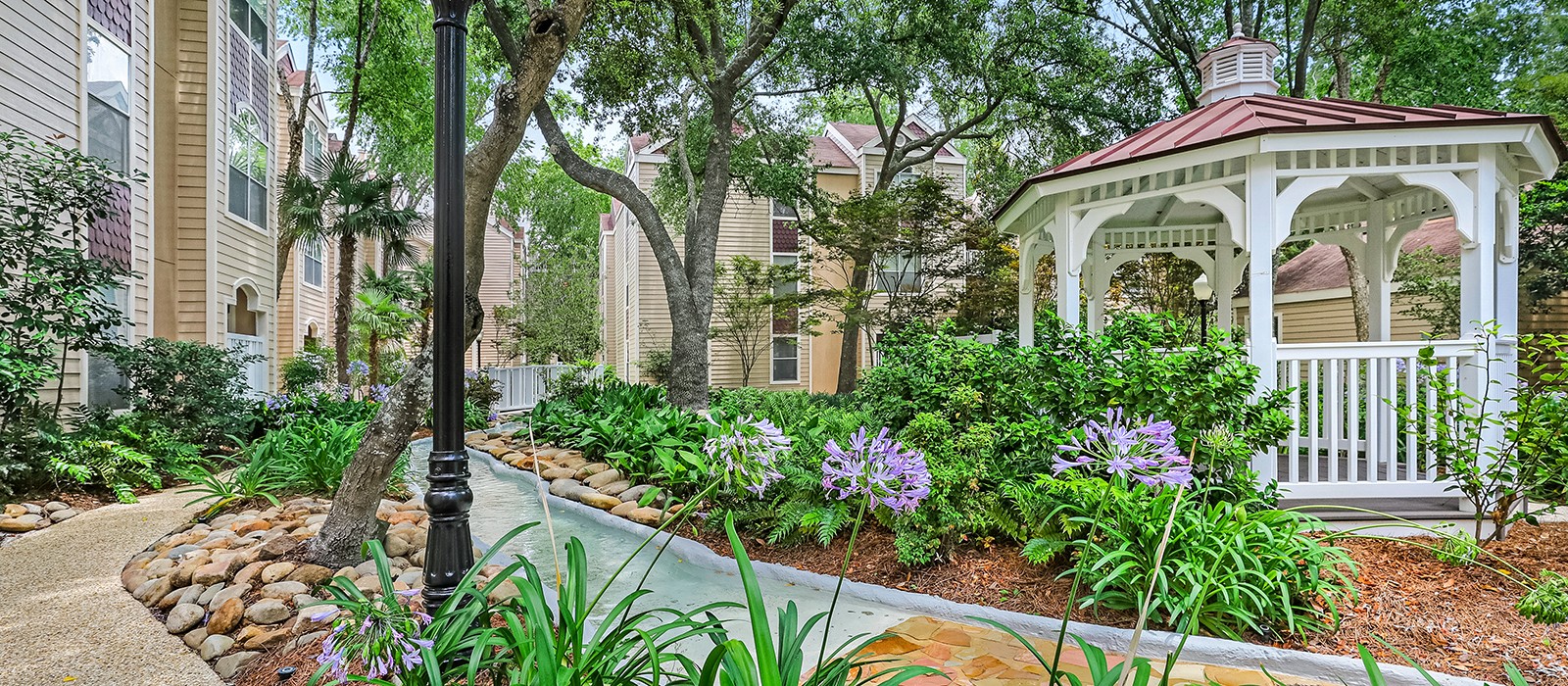 Magnolia Creek Apartments in River Ridge, LA 1 & 2 Bedroom Apartments