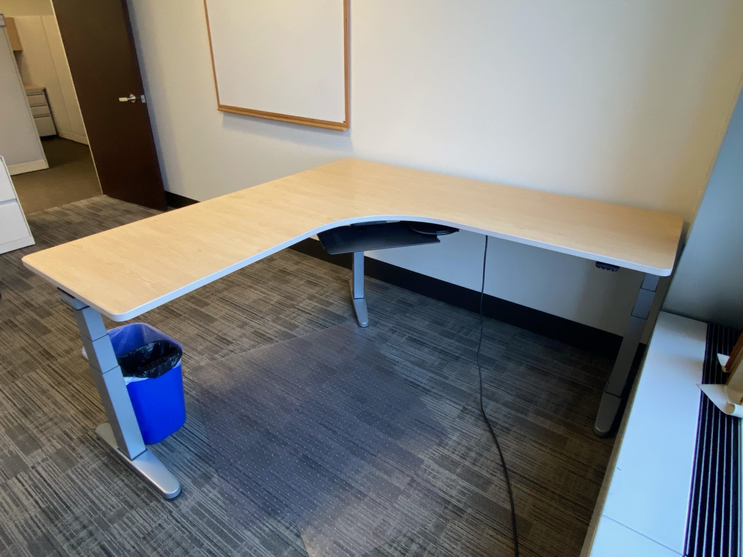 6' x 6' Electric LShape Desk, Steelcase, Maple Top 1Stop Office