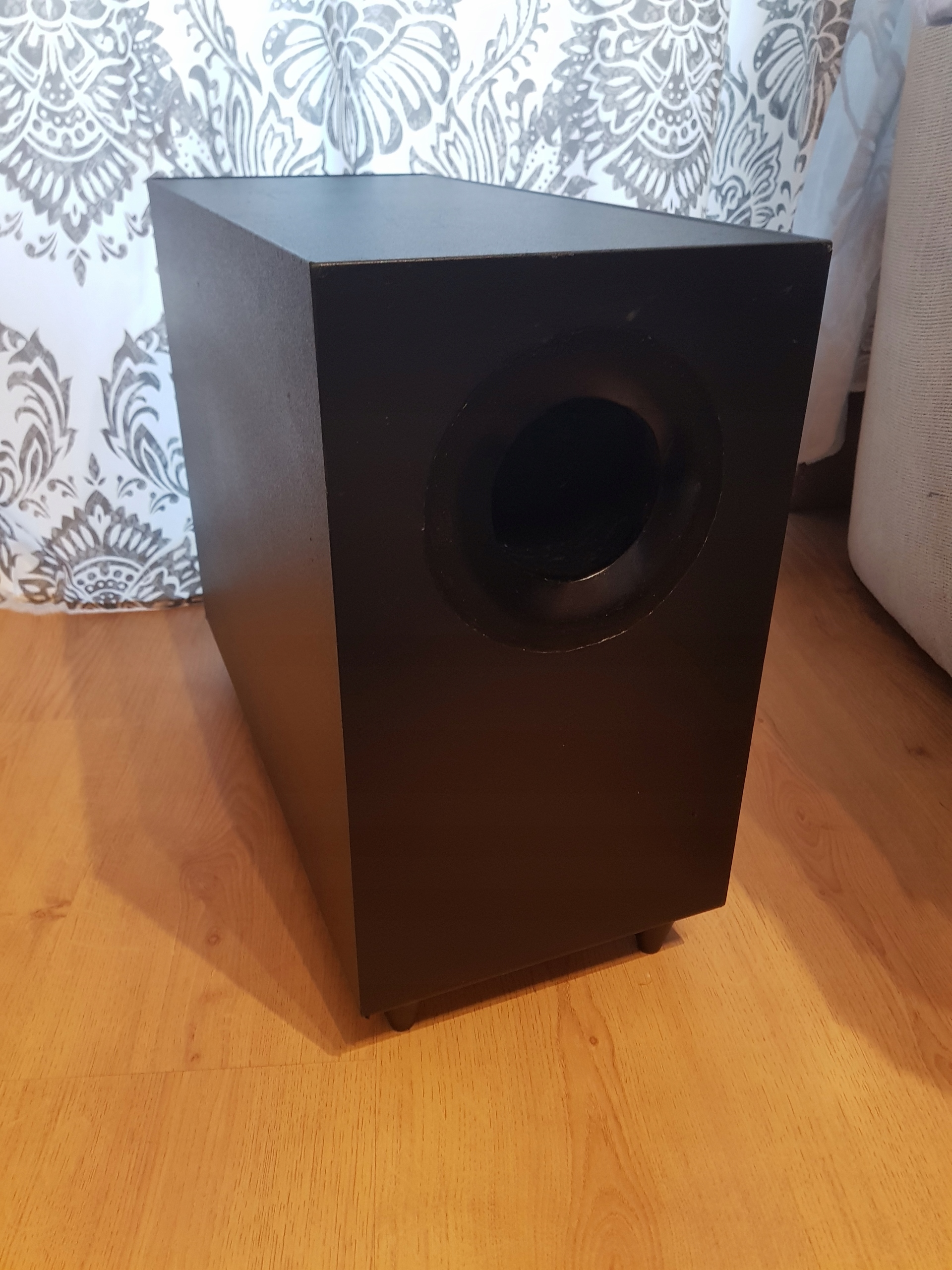 Subwoofer aktywny JBL BASS 16 **Extra Bass** 7762150347 oficjalne