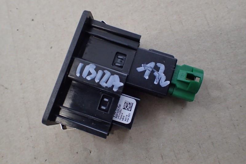 GNIAZDO PORT USB AUX ORYGINAŁ SEAT IV 17R 7026270434
