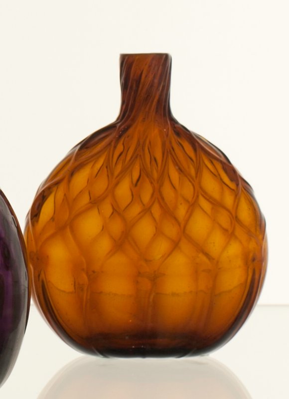 Chestnut Flask, Zanesville Glass Manufacturing Company Mia