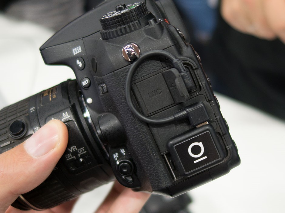 Foolography's Unleashed is a tiny Bluetooth DSLR controller Digital