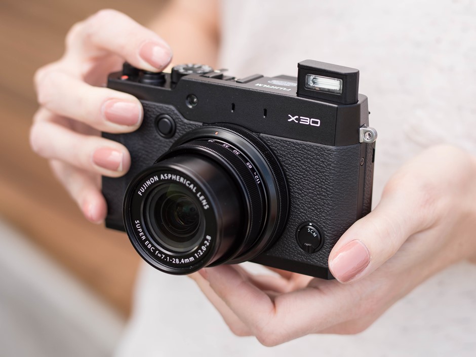 The Xfactor Handson with Fujifilm's X30 Digital Photography Review