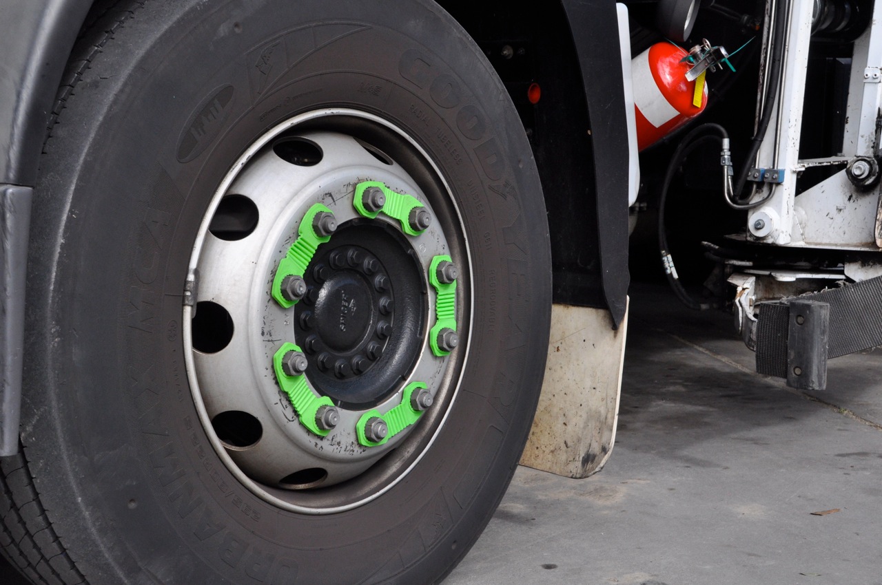 Truck and Bus Wheel Nut Indicators Zafety Lug Lock Australia 2020v