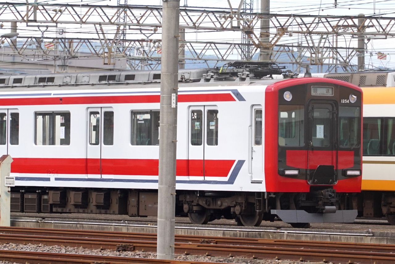 【これはすごい】近鉄、新型車両の試験塗装を1254系(VC54)に実施 鉄道プレス