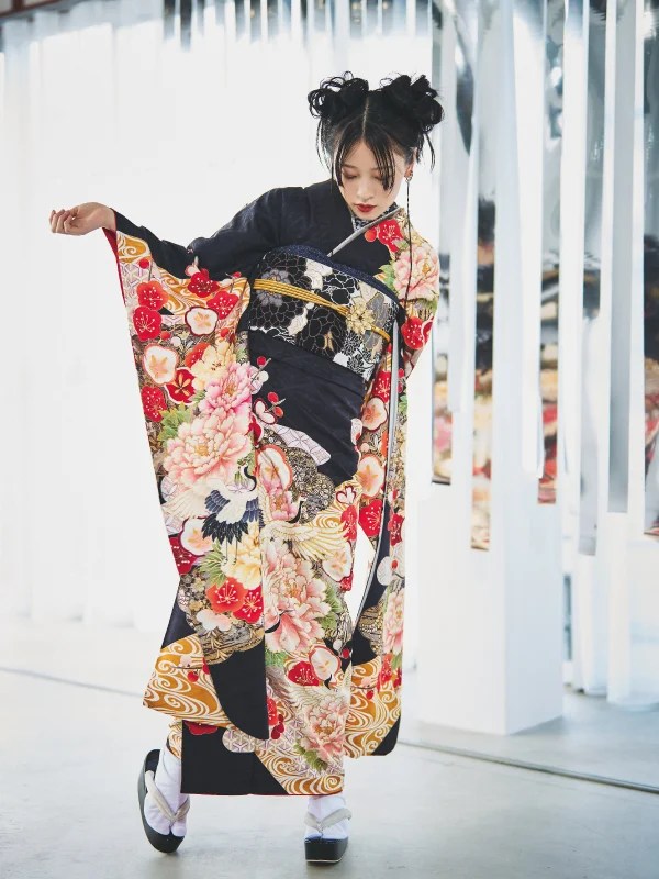 モード系振袖の魅力とは？おすすめの振袖コーデやアイテムを紹介！ おしゃれなトレンドの振袖をレンタルするなら20Lab.