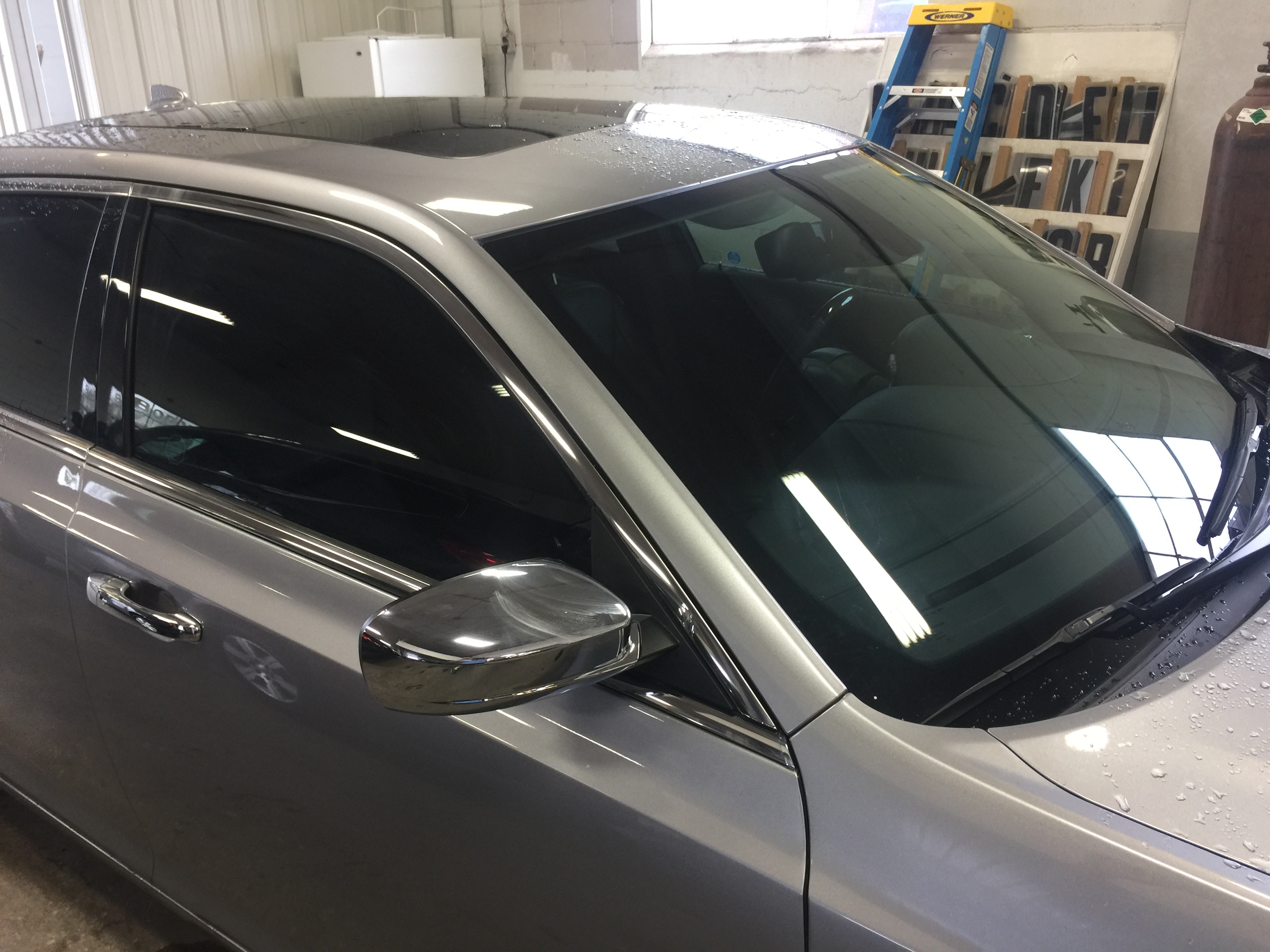 2015 Chrysler 300 Deep Pillar Crease Mobile Dent Removal