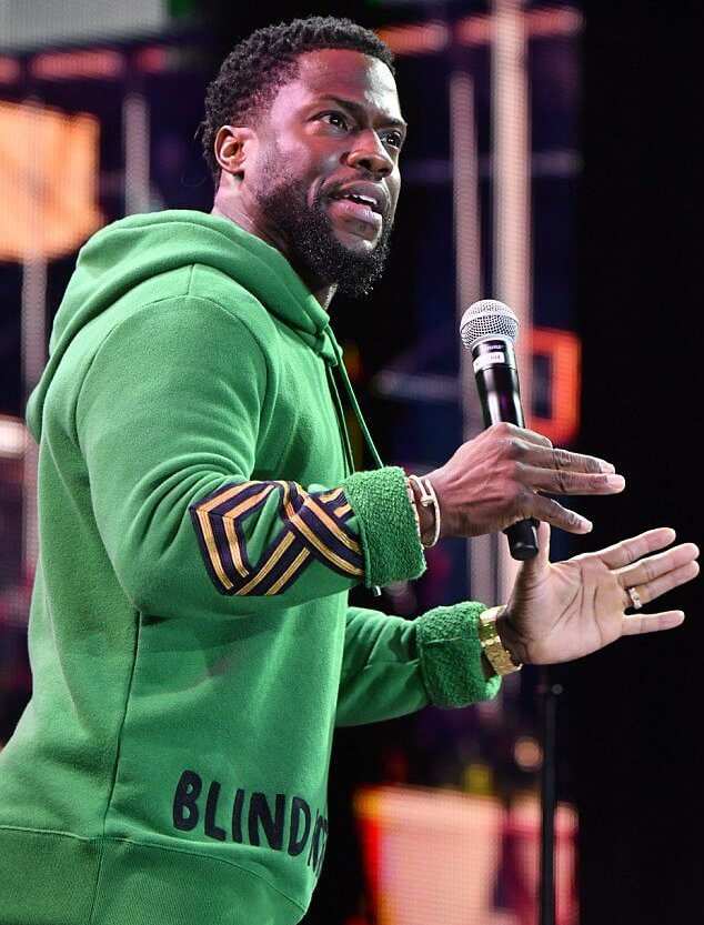 Kevin Hart Addresses Extortion Scandal During A StandUp Performance