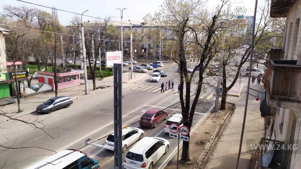 Режим ЧП в Бишкеке. Как горожане провели первый день в изоляции