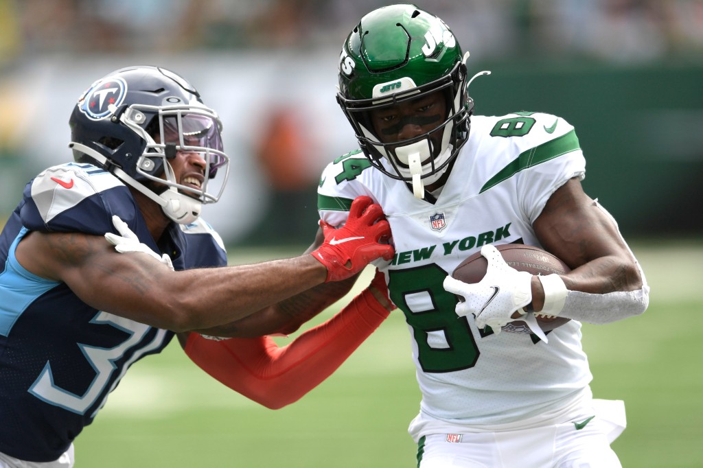 Corey Davis suddenly ‘not looking good’ in latest...