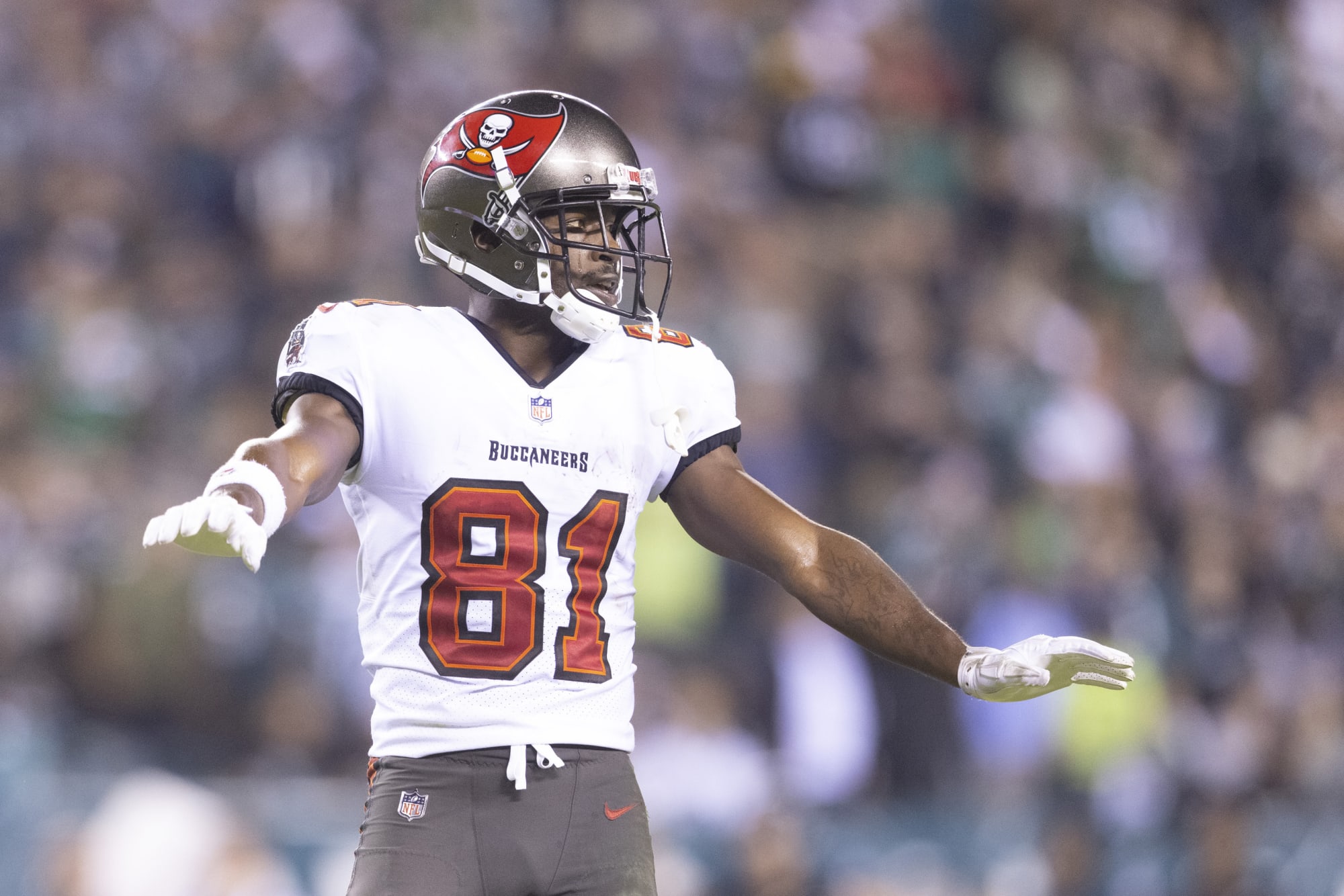 Chef claims teammate gave Antonio Brown a fake...